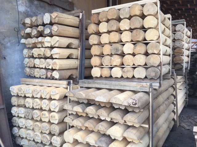 Rondins calibrés stockés